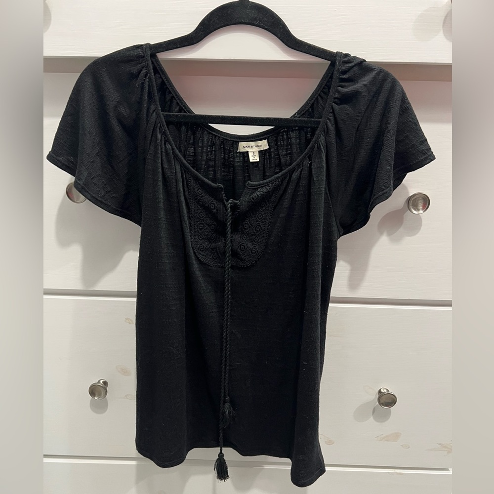 EUC very soft Max Studio blouse